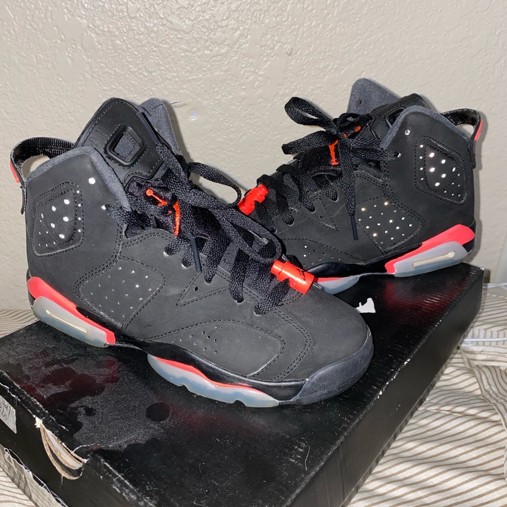 Air Jordan 6 Infrared 4Y/ 5.5 Women’s